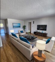 400 Serrano Ave in Los Angeles, CA - Building Photo