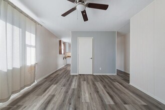 1703 Pinewood Ln in Joliet, IL - Building Photo - Building Photo