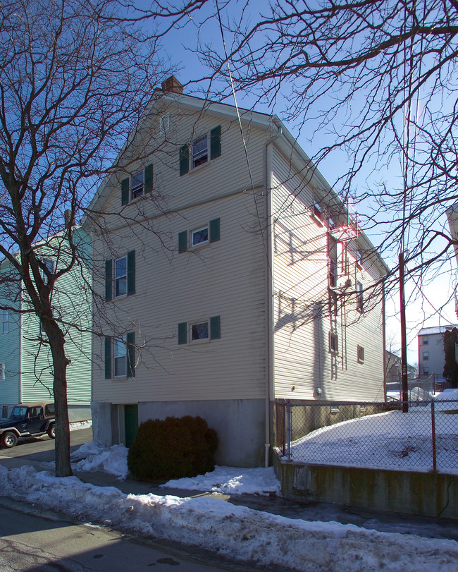 355 Snell St in Fall River, MA - Building Photo - Building Photo