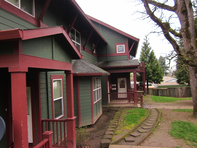 Plaza De Cedro in Portland, OR - Building Photo - Building Photo