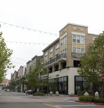 5633-5667 Bay St in Emeryville, CA - Building Photo - Building Photo