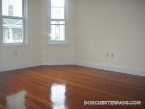 17 Cawfield St in Boston, MA - Building Photo - Building Photo