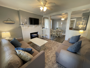 321 Wesley Ave-Unit -1st Fl in Ocean City, NJ - Foto de edificio - Building Photo
