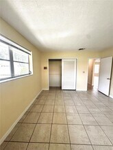 2719 NE 32nd St in Fort Lauderdale, FL - Foto de edificio - Building Photo