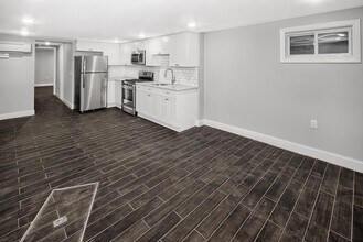 56 Park St in Jersey City, NJ - Building Photo - Building Photo