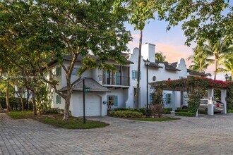 7963 SW 111th St in Miami, FL - Building Photo - Building Photo