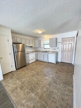 102 Ravenwood Dr in Jacksonville, NC - Building Photo - Building Photo