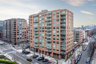 1450 Washington at Hudson Tea in Hoboken, NJ - Building Photo - Building Photo