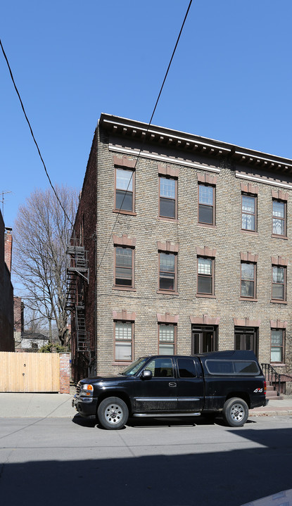 373 Hudson Ave in Albany, NY - Building Photo