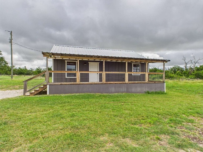 property at 141 Hill Country Cabin Ln