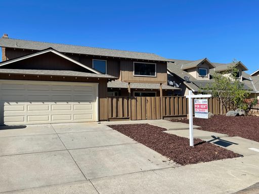 1921 Bridgewood Way in Modesto, CA - Building Photo