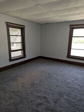 555 W Fremont St in Fostoria, OH - Building Photo - Building Photo