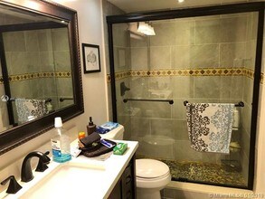 18350 NW 68th Ave-Unit -H in Hialeah, FL - Building Photo - Building Photo