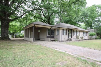 1313 S Perkins Rd in Memphis, TN - Building Photo - Building Photo