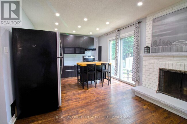 25 Panorama Crescent in Brampton, ON - Building Photo - Building Photo