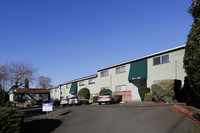 Ravenbourne Apartments in Portland, OR - Building Photo - Building Photo