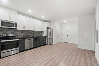 211 Baldwin Ave in Jersey City, NJ - Building Photo - Building Photo
