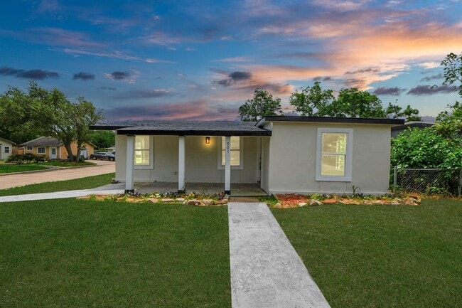 property at 501 Schilling Ave