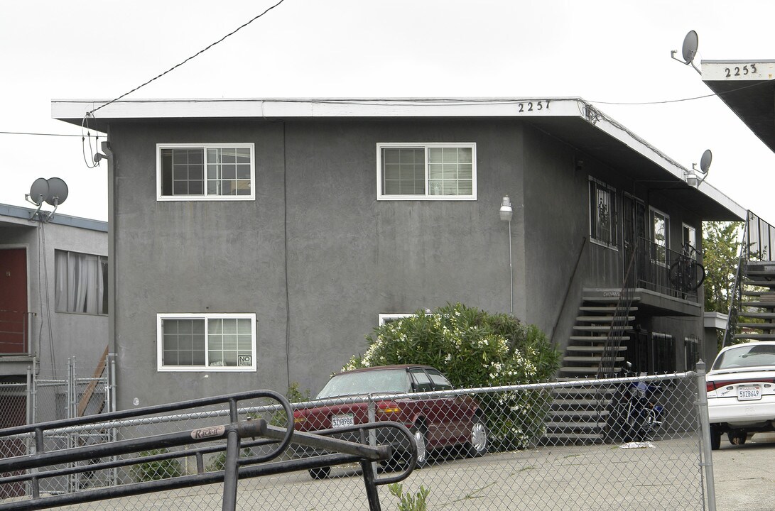 2257 E 20th St in Oakland, CA - Building Photo