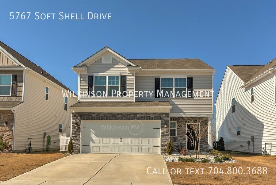5767 Soft Shell Dr in Lancaster, SC - Building Photo