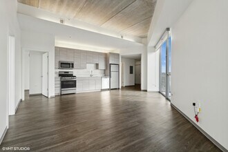 1877 N Milwaukee Ave, Unit 506 in Chicago, IL - Building Photo - Building Photo