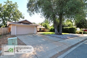 1857 Sutterwood Dr in Redding, CA - Building Photo - Building Photo