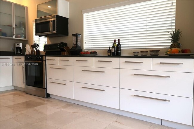 929 Michigan Ave in Miami Beach, FL - Building Photo - Building Photo