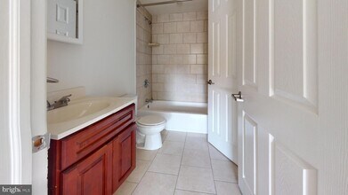 4834 Penn St, Unit 17 in Philadelphia, PA - Building Photo - Building Photo