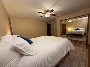 4505 Belmar Cir, Unit Cozy Upper 2 Bedroom in Fitchburg, WI - Building Photo - Building Photo