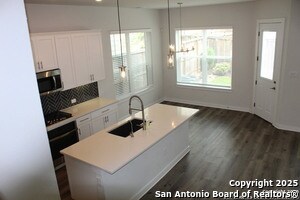5843 Whitby Rd in San Antonio, TX - Building Photo - Building Photo
