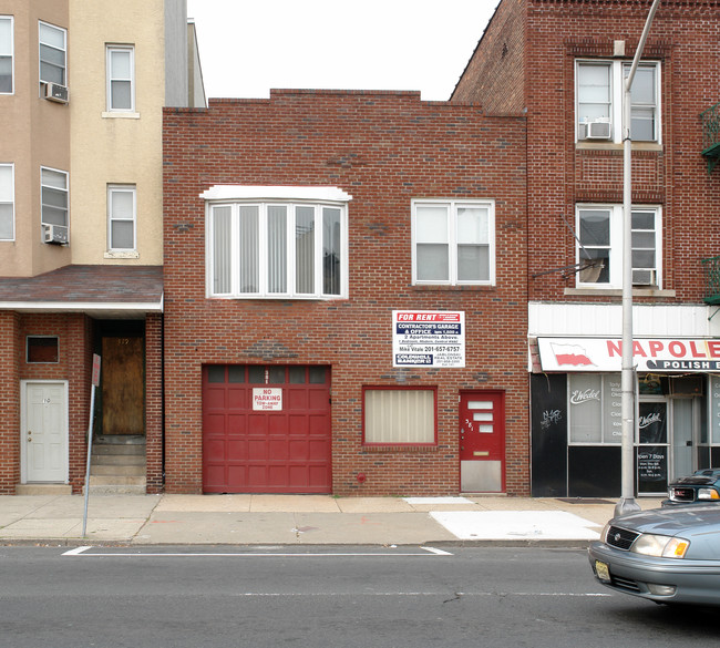 381 Avenue C in Bayonne, NJ - Building Photo - Building Photo