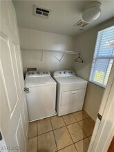8929 Charles Thomas Ct in Las Vegas, NV - Building Photo - Building Photo