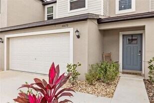 10070 Trumpet Honeysuckle Wy in San Antonio, FL - Building Photo