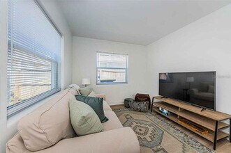 1233 Sedeeva Cir S in Clearwater, FL - Building Photo - Building Photo