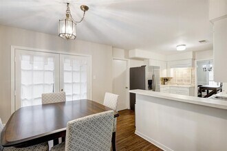 6015 Valley Forge Dr in Houston, TX - Building Photo - Building Photo