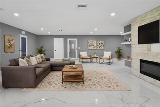 18200 SW 48th St in Fort Lauderdale, FL - Building Photo - Building Photo