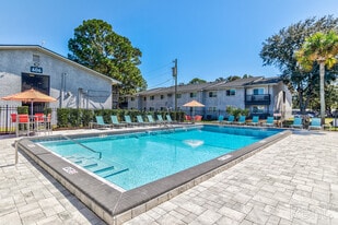 Elevate at 604 West in Fort Walton Beach, FL - Building Photo