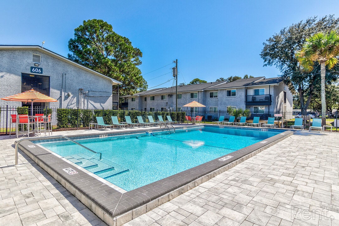 Elevate at 604 West in Fort Walton Beach, FL - Foto de edificio