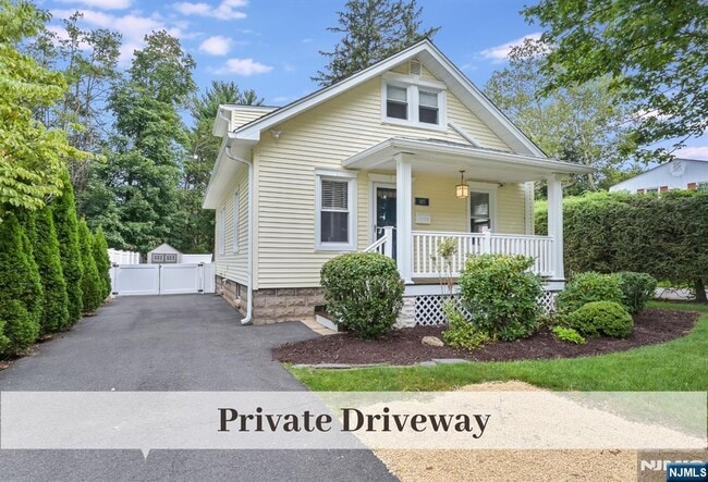 385 Fern Ave in Wyckoff, NJ - Building Photo - Building Photo