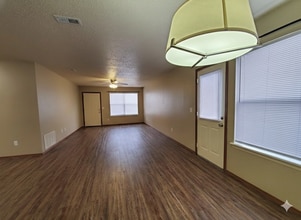 1646 N Dawn Dr in Fayetteville, AR - Foto de edificio - Building Photo