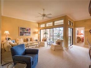 6525 Valen Way-Unit -D-202 in Naples, FL - Building Photo - Building Photo