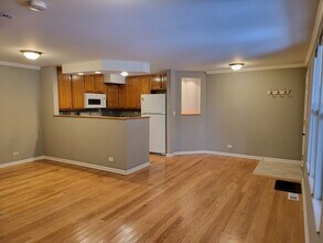 2403 W Flournoy St in Chicago, IL - Building Photo - Building Photo