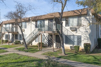 Continental Terrace in Sacramento, CA - Building Photo - Building Photo
