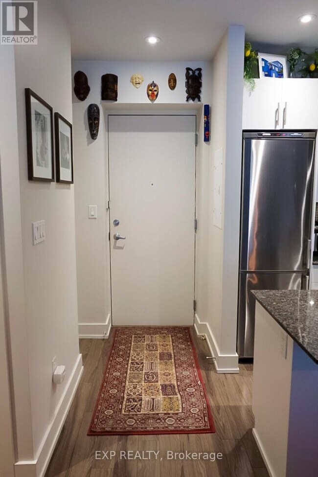 100 Champagne Ave S in Ottawa, ON - Building Photo - Building Photo