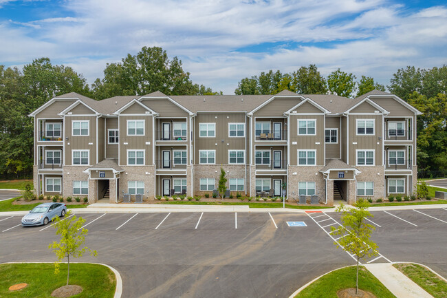 The Reserve at Kirkwood in Clarksville, TN - Building Photo - Building Photo