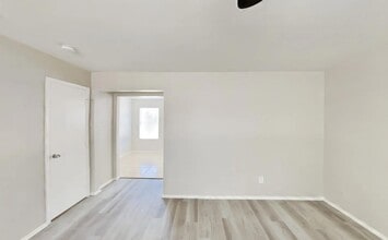 12845 Edgewood Park Dr in Houston, TX - Building Photo - Building Photo