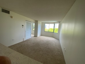 1314 Kalakaua Ave in Honolulu, HI - Building Photo - Building Photo