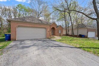 144 Lost River Ln in Bowling Green, KY - Building Photo - Building Photo