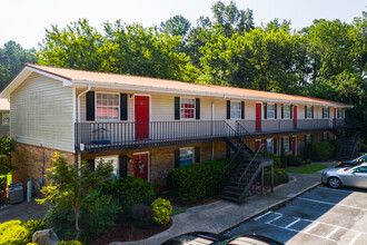 Strawberry Commons Apartments in Dalton, GA - Building Photo - Building Photo