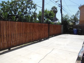 812 W Century Blvd in Los Angeles, CA - Building Photo - Building Photo